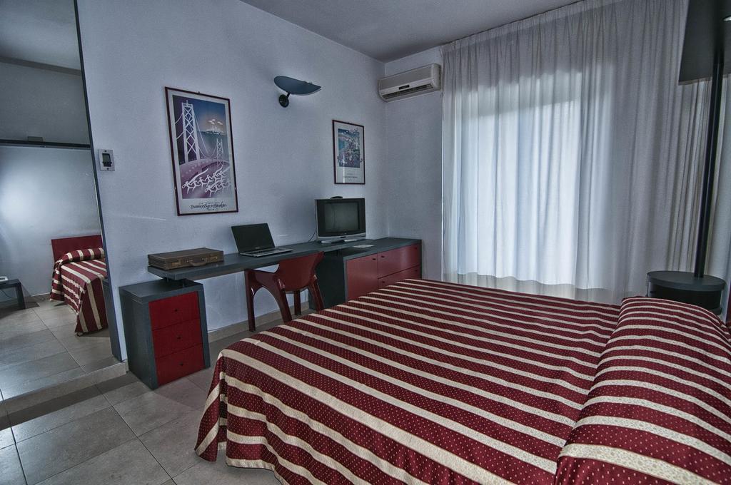 מולפטה Garden Hotel חדר תמונה